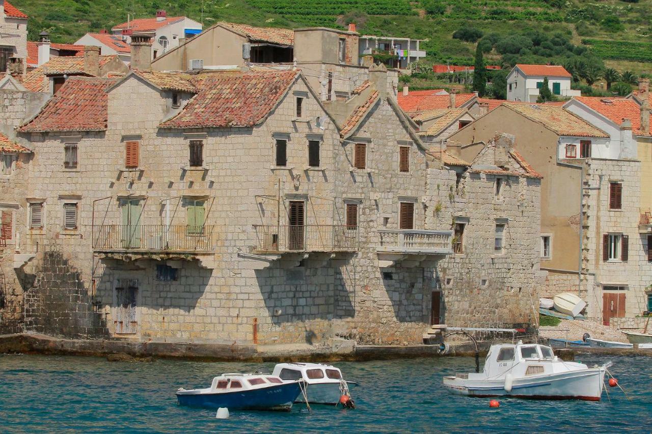 Val Comeza Hotel Komiža Exterior foto